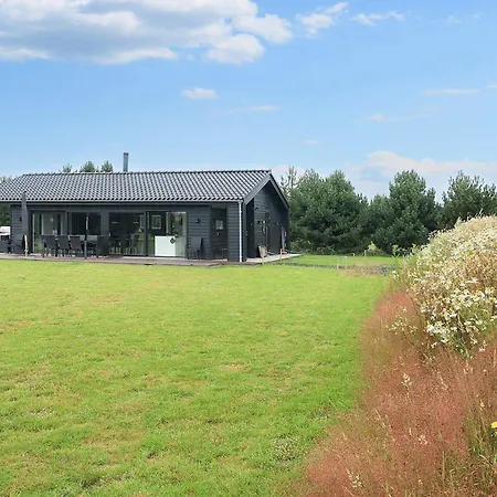 Дом отдыха 9 Person In Vaeggerlose-by Traum