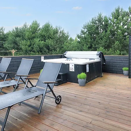 Дом отдыха 9 Person In Vaeggerlose-by Traum