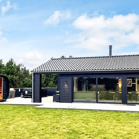 9 Person In Vaeggerlose-by Traum