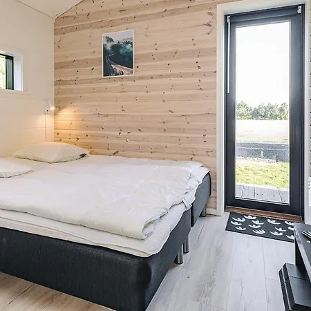 9 Person In Vaeggerlose-by Traum *